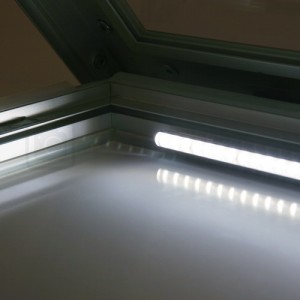 Premium venkovní vitrína SCT s LED osvětlením